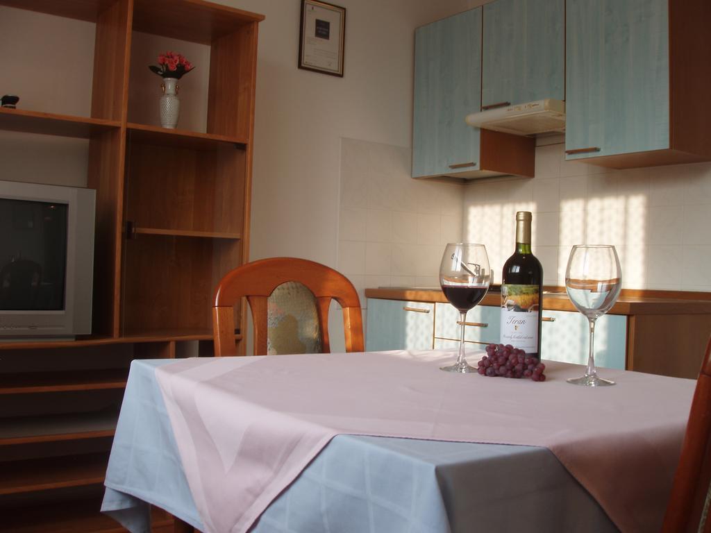 Apartments Porec Istria By Nina Стая снимка